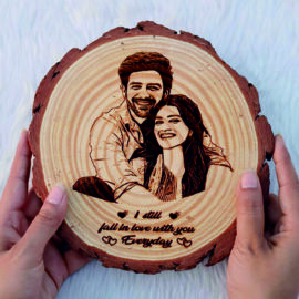 Custom Valentine?s Day Wood Engraved Portrait ? Personalized Romantic 3D Wood Slice Gift